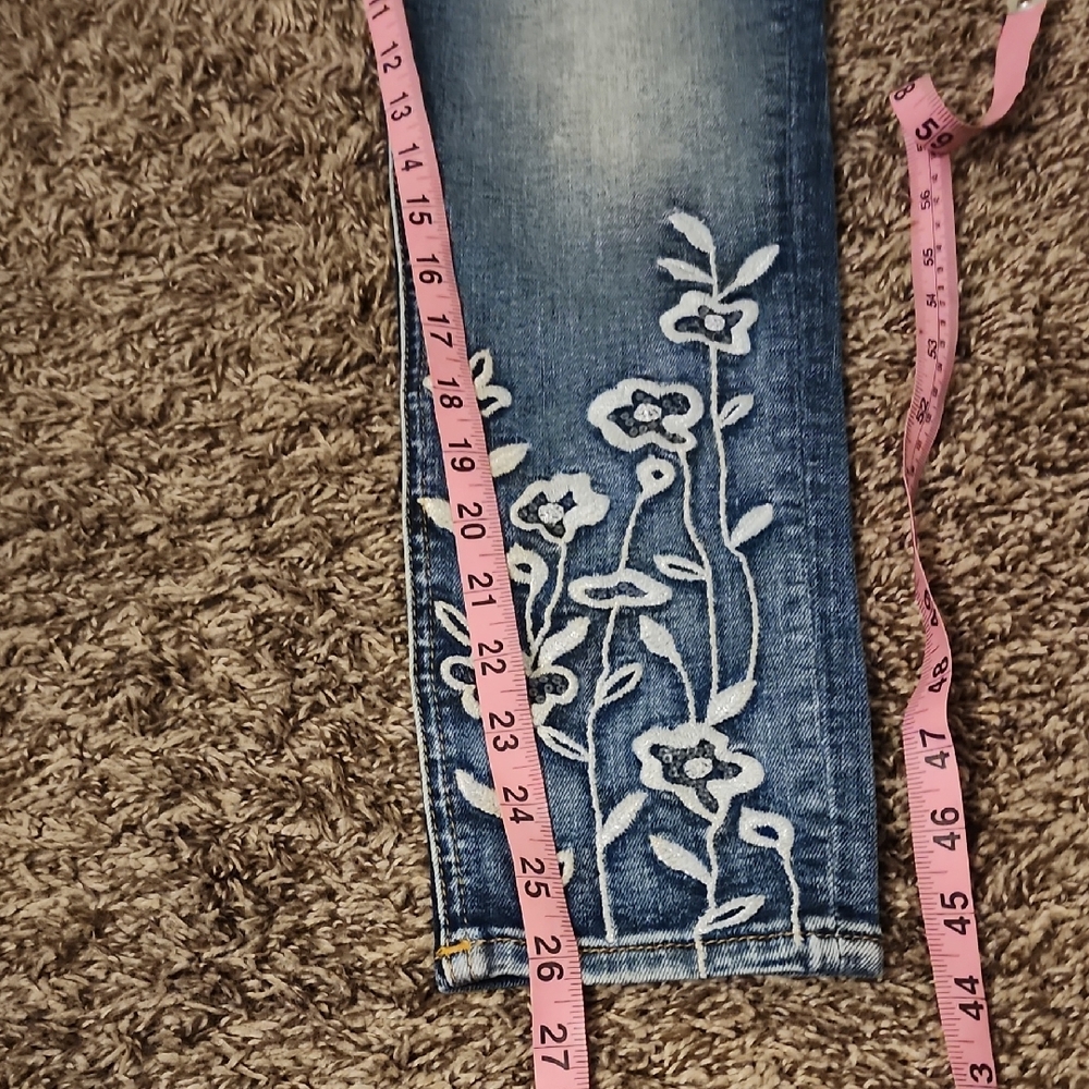 Miss Me Blue Ankle Cropped Jeans with Embroidery - Picture 5 of 9